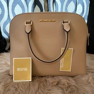 💗Michael Kors dome satchel handbag 👜💕